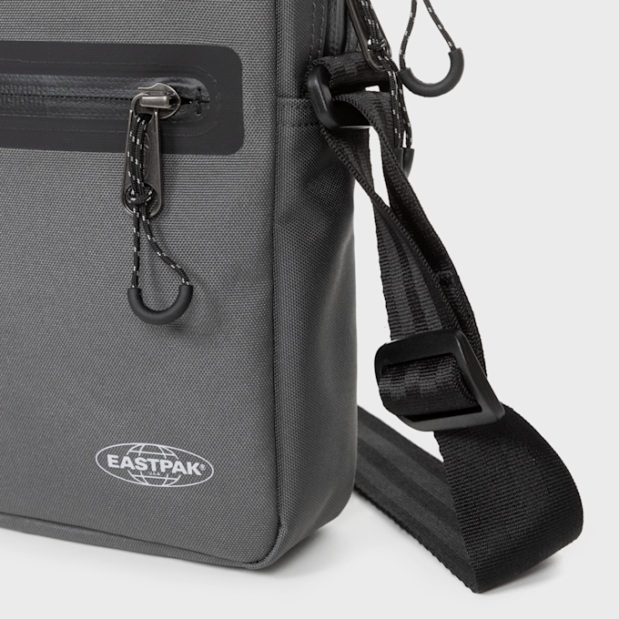 Eastpak The One Grau 32595 4