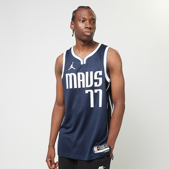 Jordan Luka Doncic Dallas Mavericks Statement Edition Dri-FIT NBA Swingman Trikot blau 32655 1