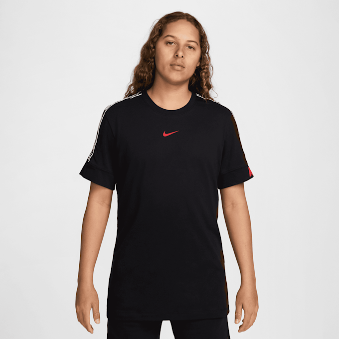 Nike   Sportswear Repeat Tee negro 29597 1
