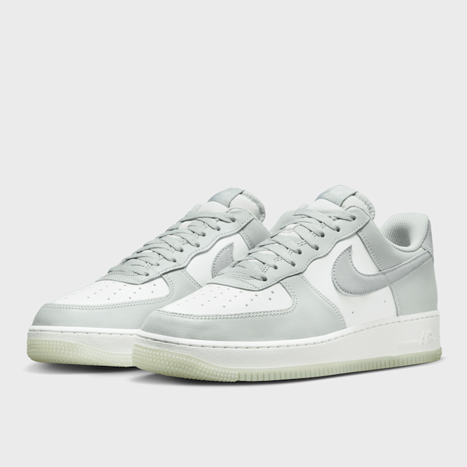 Nike   Air Force 1 '07 LV8 weiß 29767 4