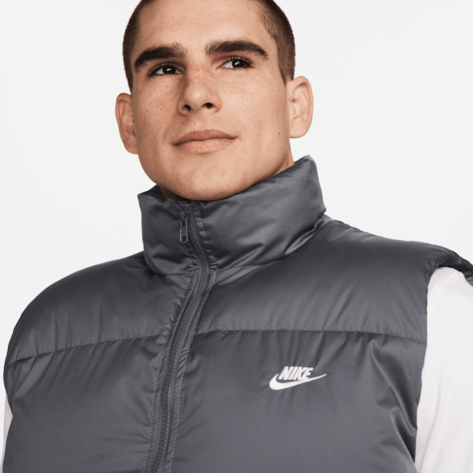 Nike Sportswear Club Puffer Vest Grau 29936 3