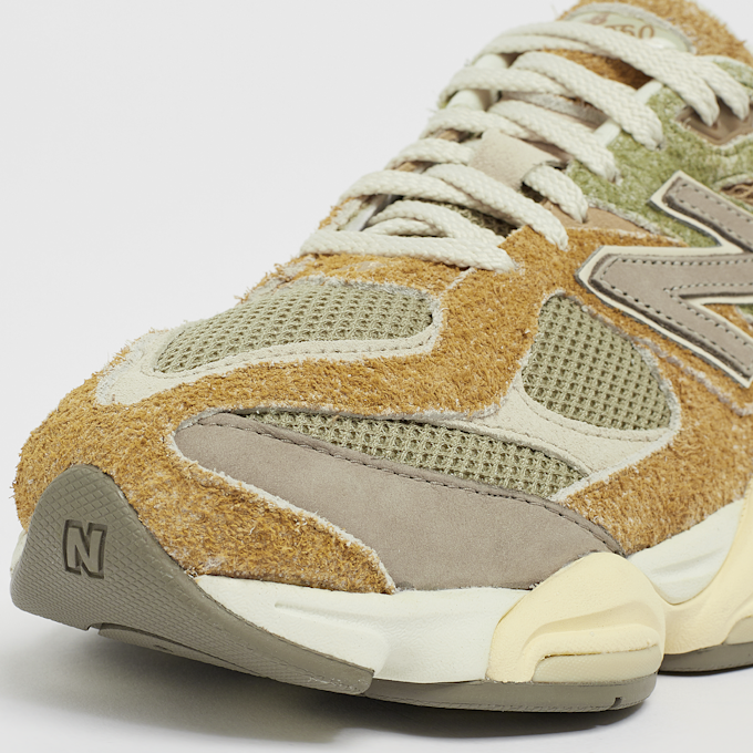 New Balance 9060 beż 42129 6
