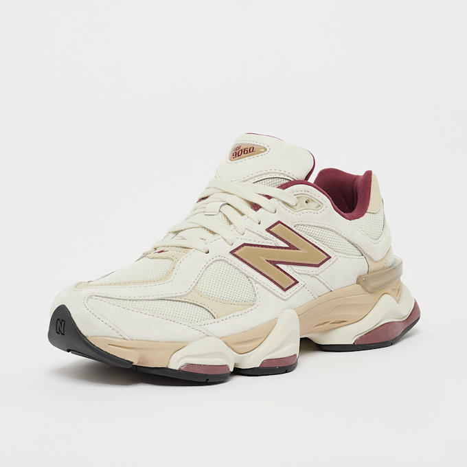 New Balance 9060 beż 42230 2