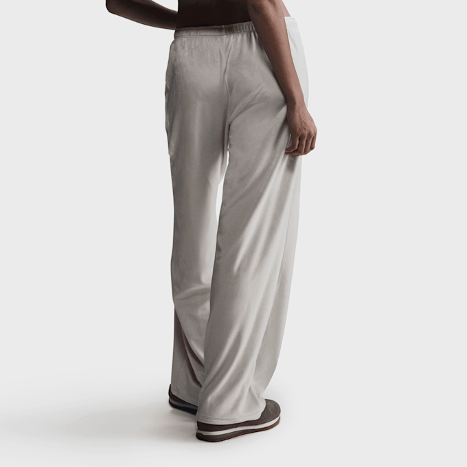 Nike   Sportswear Chill Knit Velour Mid-Rise Open Hem Sweatpants beige 42259 2