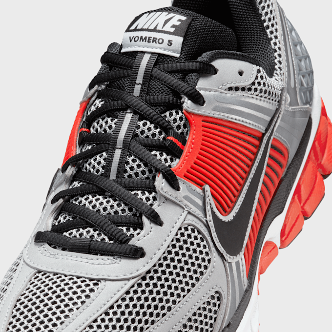 Nike   Zoom Vomero 5 siva 42562 7