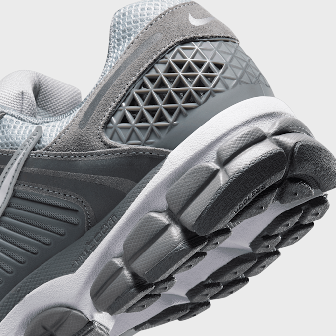 Nike Zoom Vomero 5 cinzento 42604 7