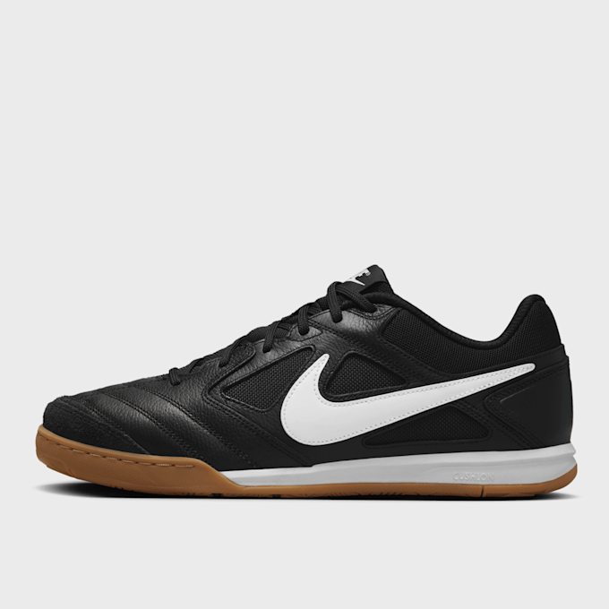 Nike   Gato negro 42611 1