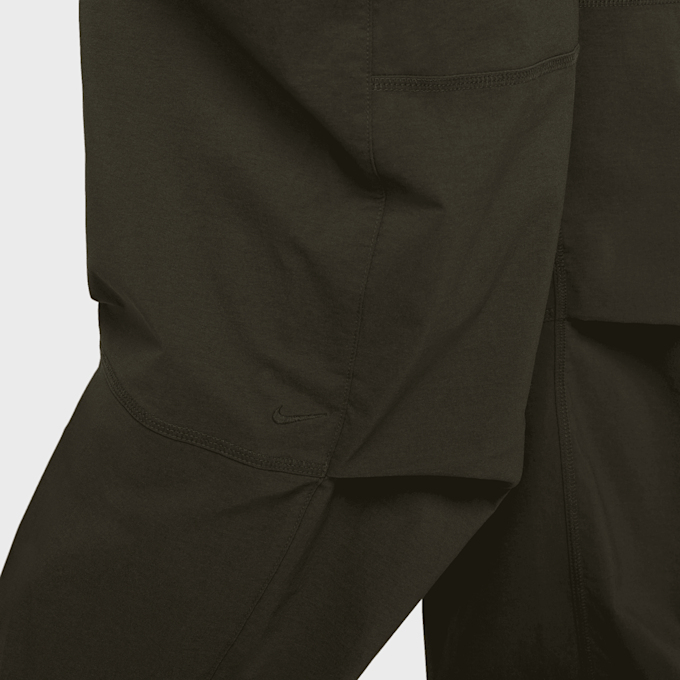 Nike Tech Woven Pants Verde 42620 7