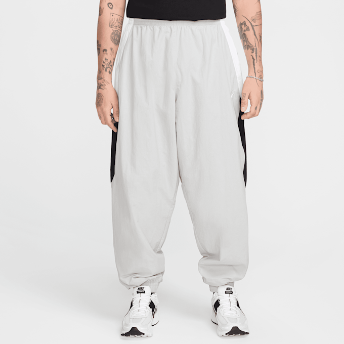 Nike Club Woven Oversized Track Pants Grigio 42584 1