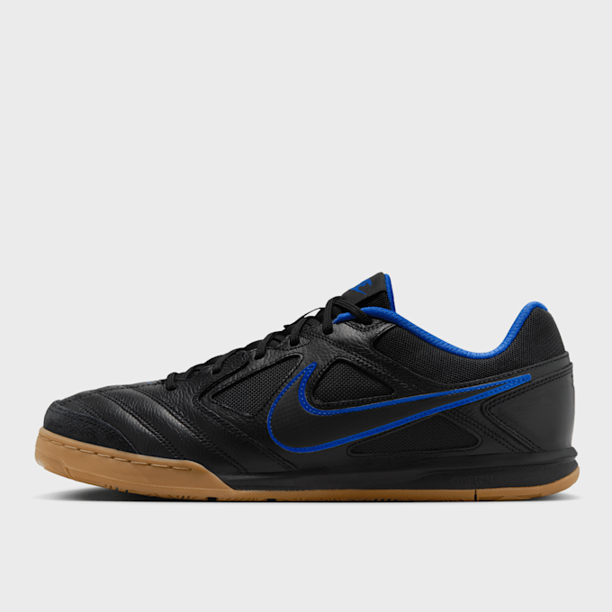 Nike   Gato noir 42587 1