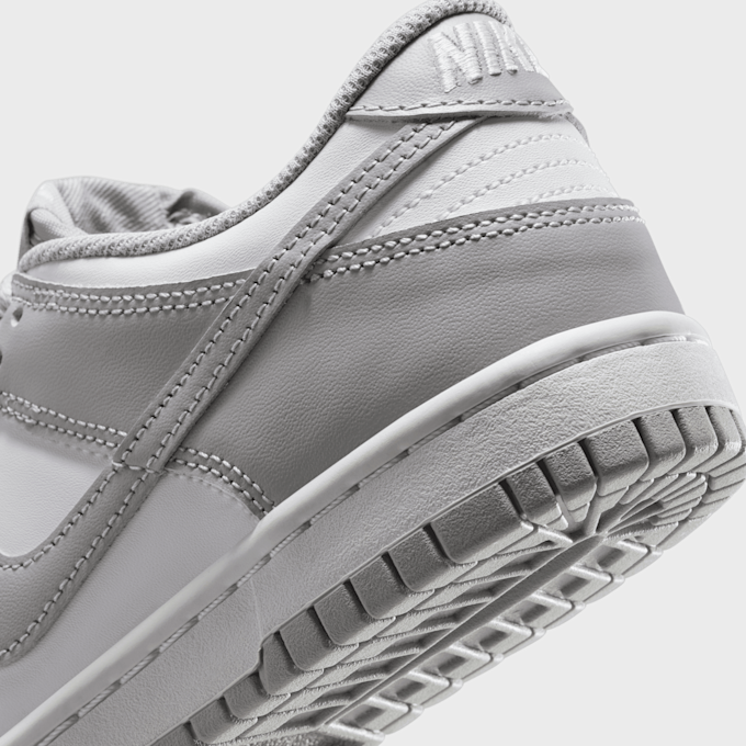 Nike   Dunk Low (GS) gris 46489 7