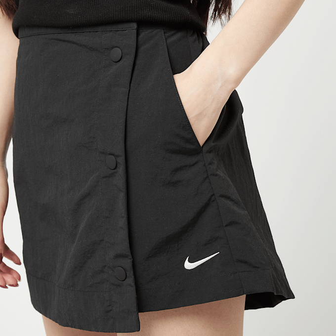 Nike Sportswear Essential Woven Skort schwarz 46531 3