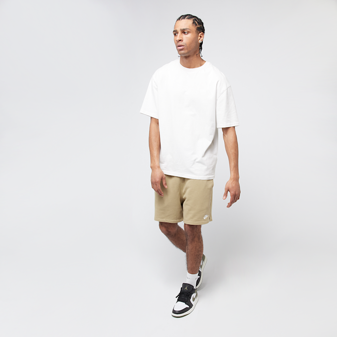 Nike   Club Flow French-Terry Shorts bež 46596 5
