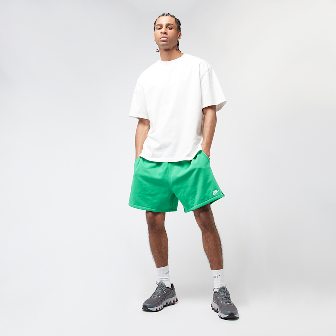 Nike Club Flow French-Terry Shorts grün 46602 5