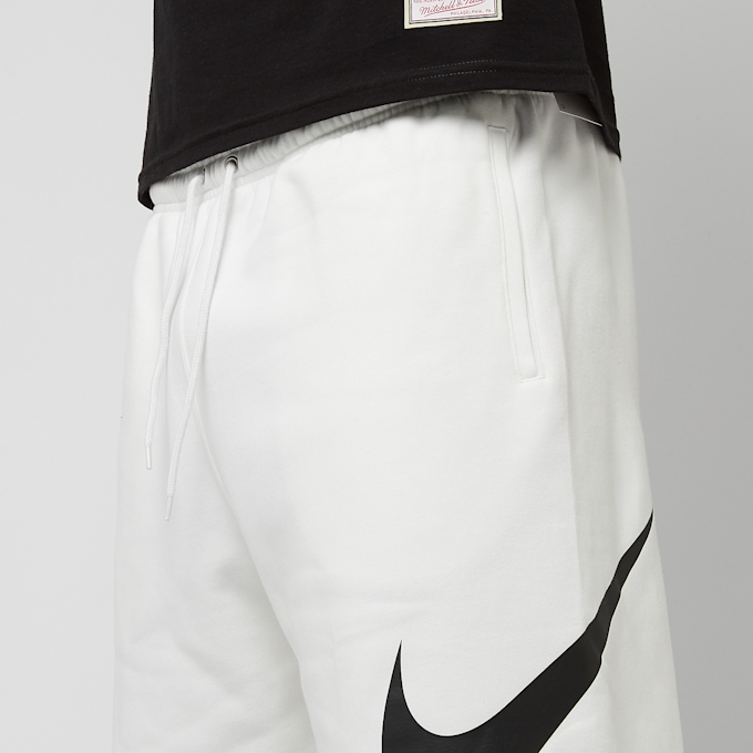 Nike   Club Fleece Graphics Shorts biały 46609 3