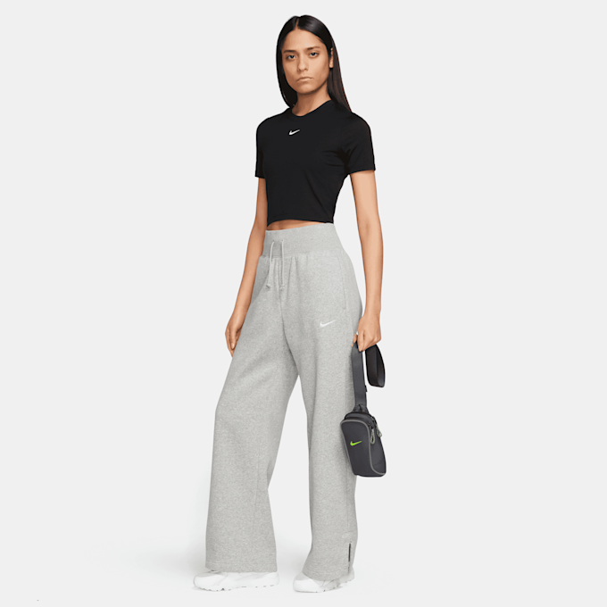 Nike Sportswear Essentials Crossbody Bag czarny 46688 7