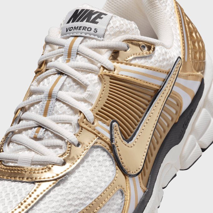 Nike   Zoom Vomero 5 oro 46737 7