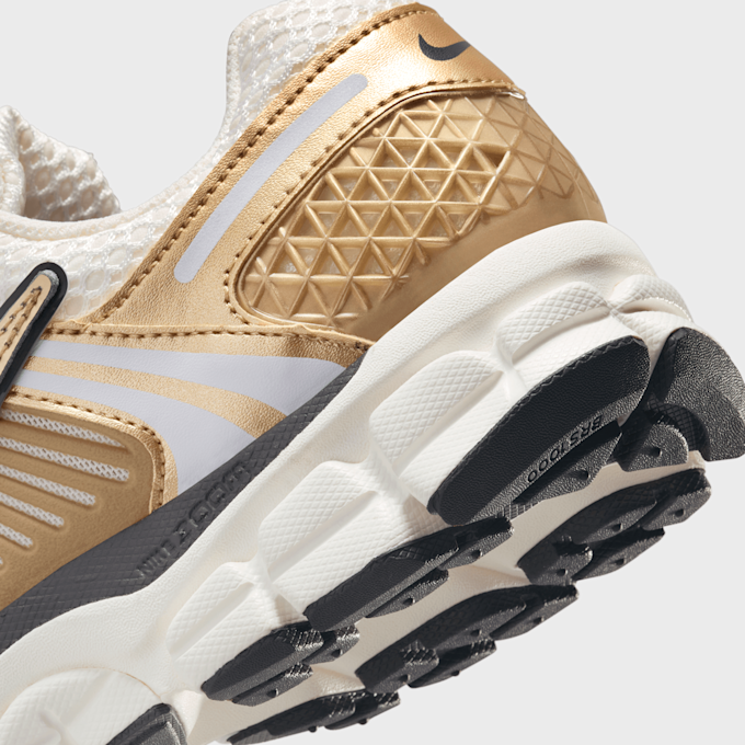 Nike   Zoom Vomero 5 goud 46737 8