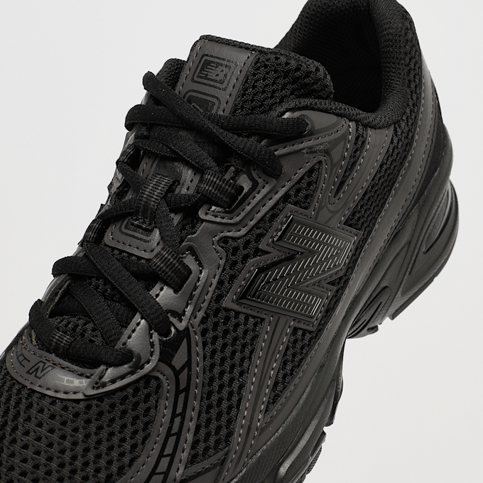 New Balance 740 (GS) schwarz 47998 6