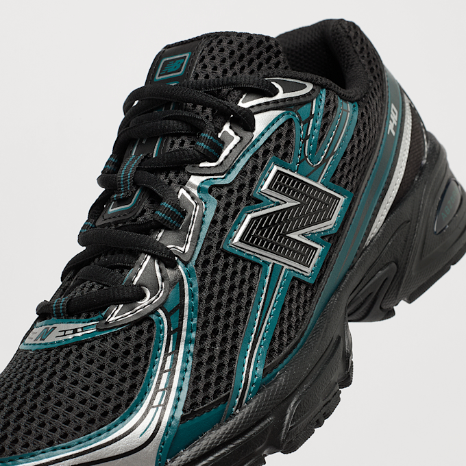 New Balance 740 (GS) preto 48001 6