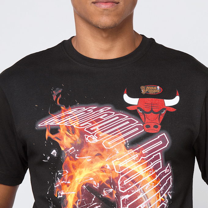Mitchell & Ness NBA Chicago Bulls HWC Blaze Graphic Tee crna 48172 3