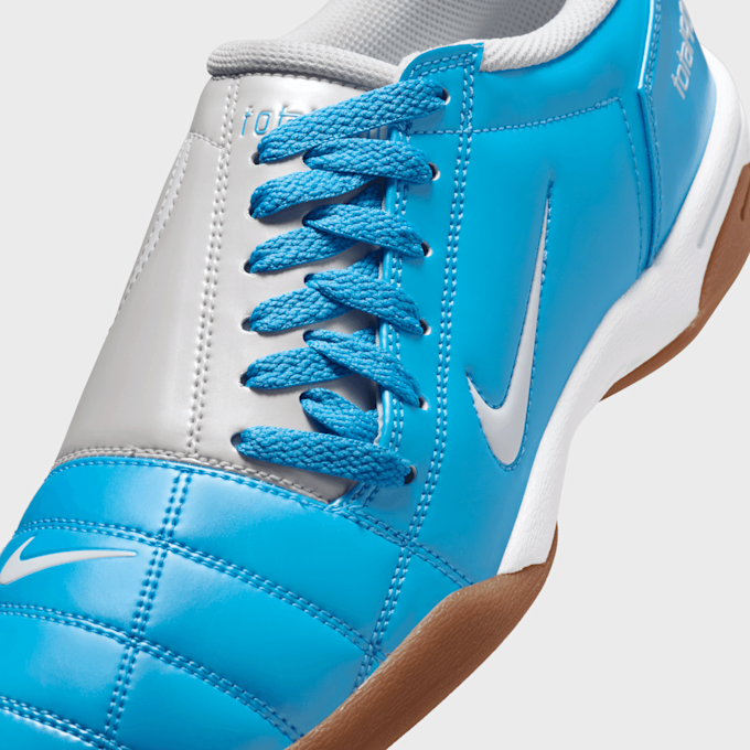 Nike   Total 90 bleu 48505 7