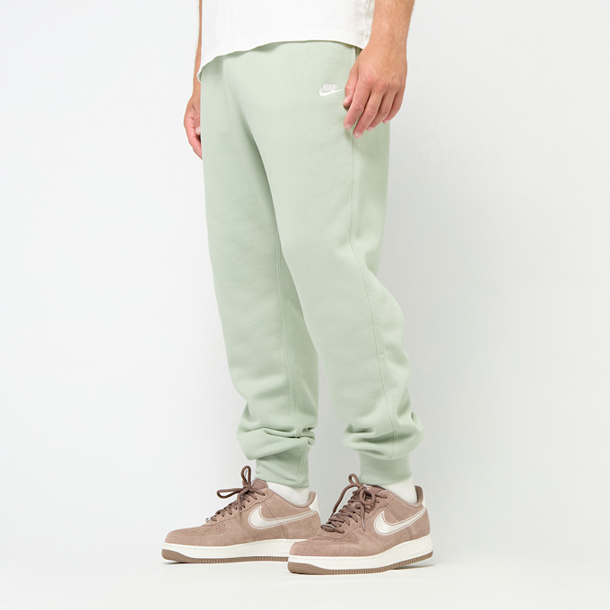 Nike   Club Jogger zielony 48687 1