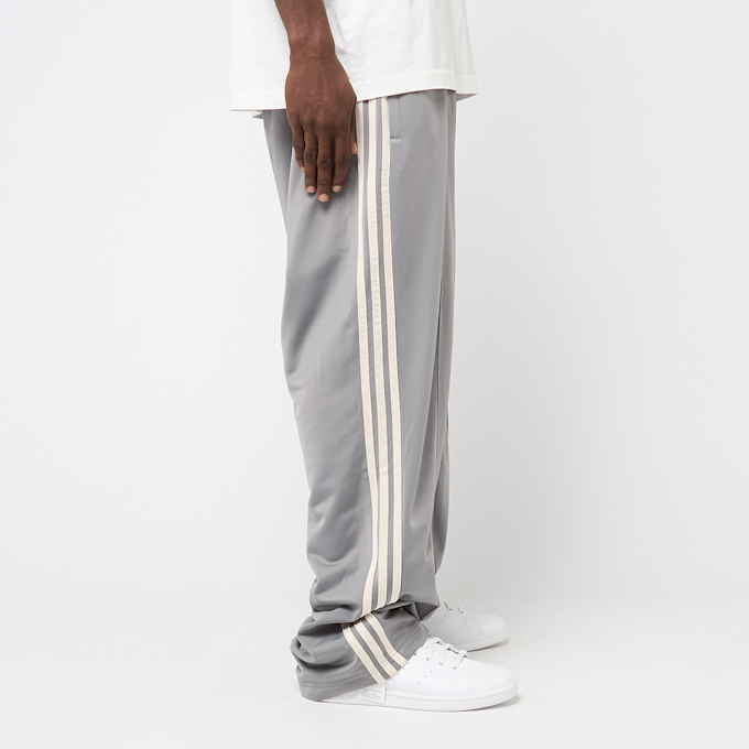 adidas Originals Firebird Adicolor Baggy Fit Trackpants cinzento 48875 4