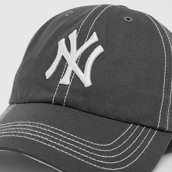 47 Clean Up Contrast Stitch MLB New York Yankees Grau 49069 4