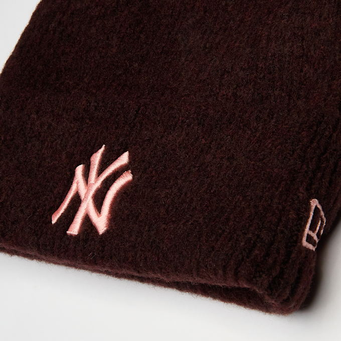 New Era Female Wide Cuff Beanie New York Yankees smeđa 49335 3