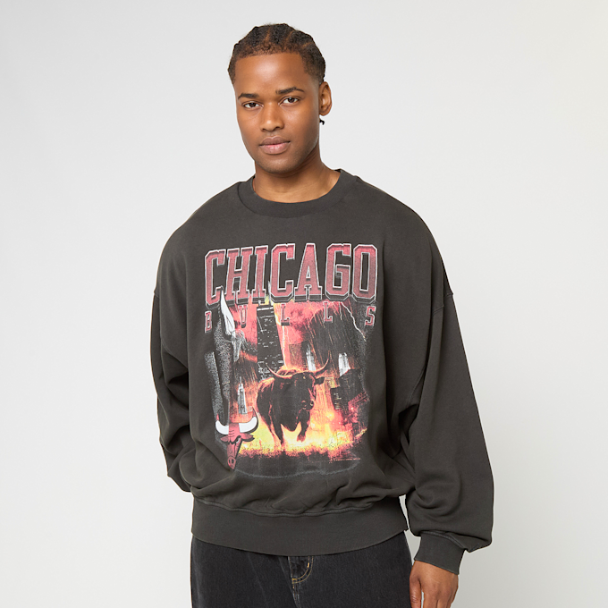 New Era NBA Washed Graphic Oversized Crew Chicago Bulls multicolorido 49745 1