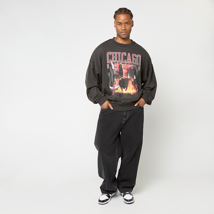 New Era NBA Washed Graphic Oversized Crew Chicago Bulls multicolorido 49745 4