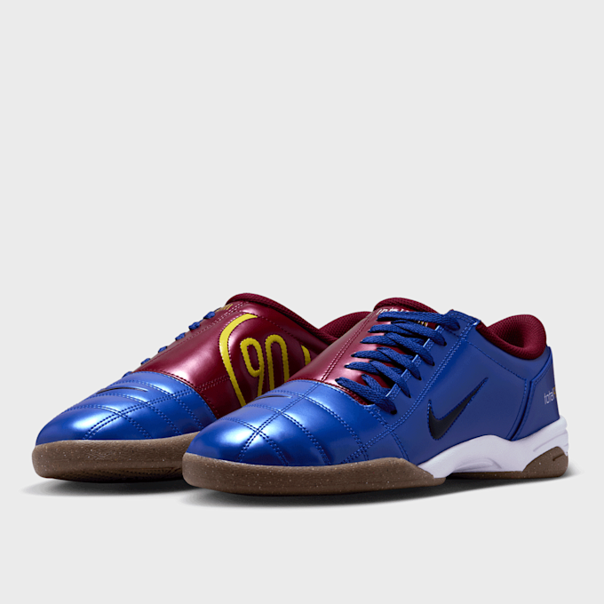 Nike   Total 90 bleu 92123 4