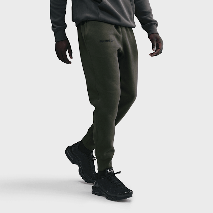 Nike   Paris Saint-Germain Club Fleece Jogger grün 92223 1