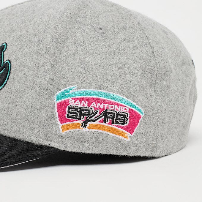 Mitchell & Ness Tailsweeps Pro Snapback NBA San Antonio Spurs Grau 92331 4