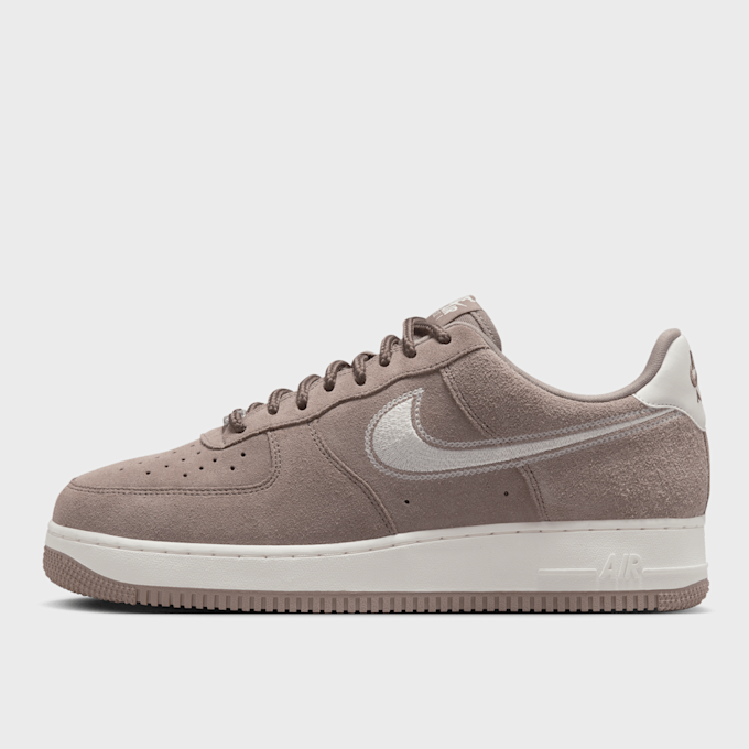 Nike   Air Force 1`07 LV8 castanho 92660 1