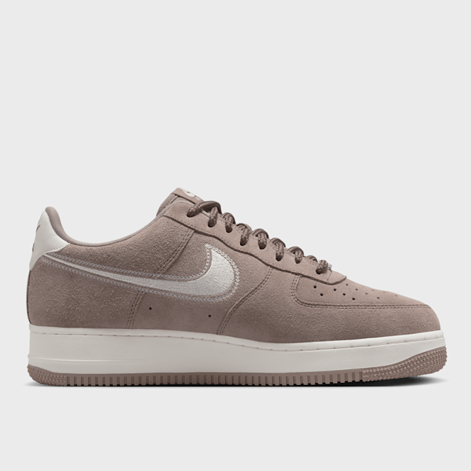 Nike   Air Force 1`07 LV8 castanho 92660 2