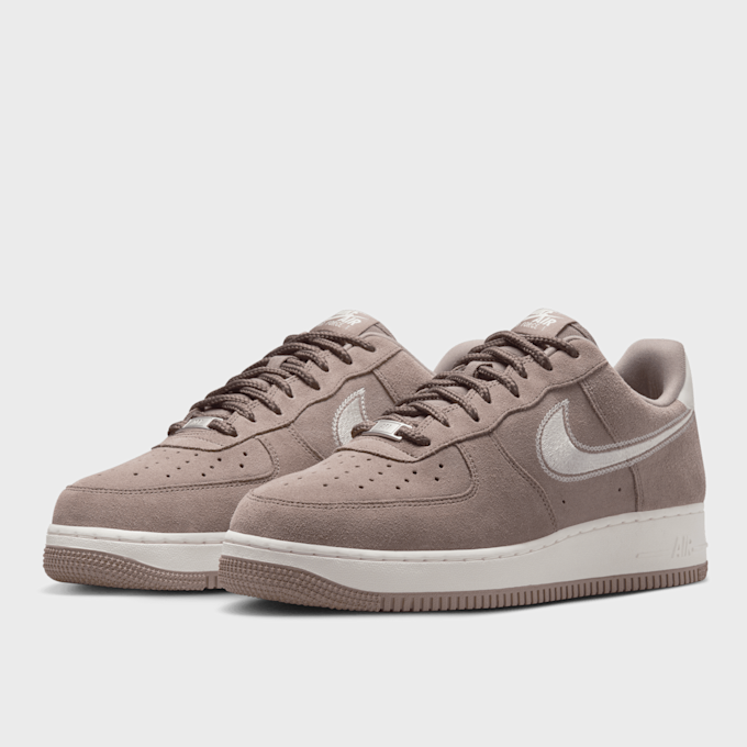 Nike   Air Force 1`07 LV8 castanho 92660 4