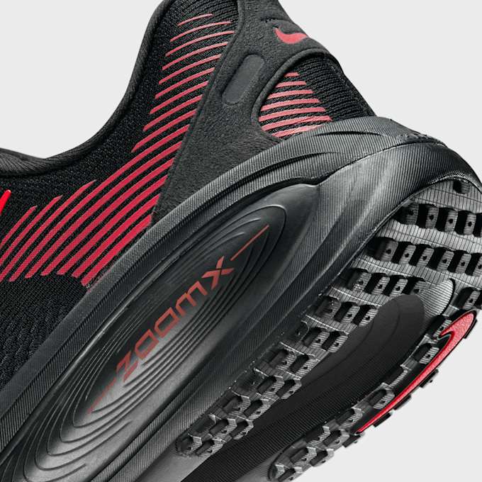 Nike   Vomero 18 czarny 92712 8
