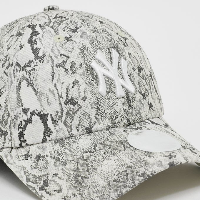 New Era FEMALE 9FORTY Snake MLB New York Yankees beige 92971 3