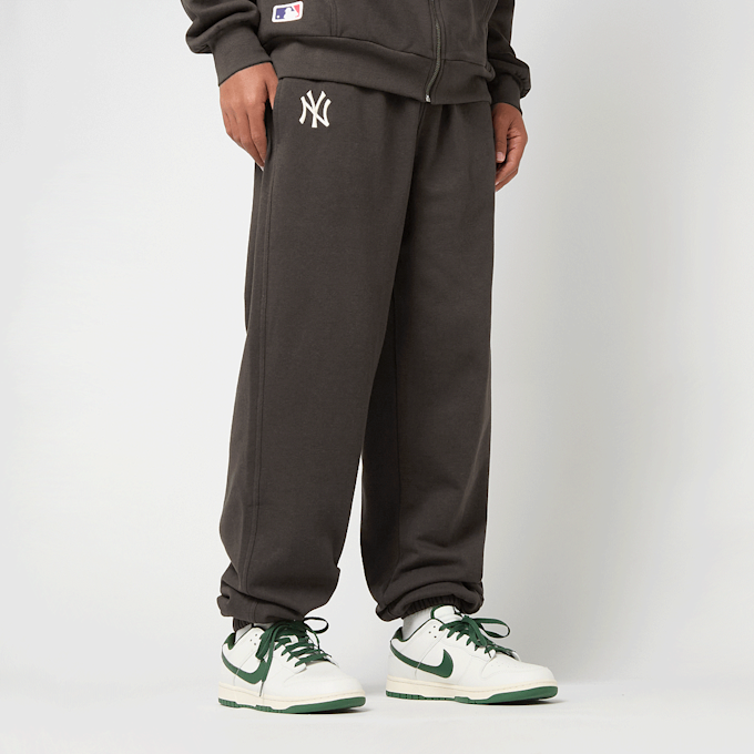 New Era MLB Midi Le Jogger New York Yankees marrone 93067 1