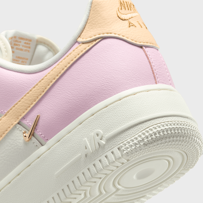 Nike Air Force 1 '07 LX rosa 93090 8