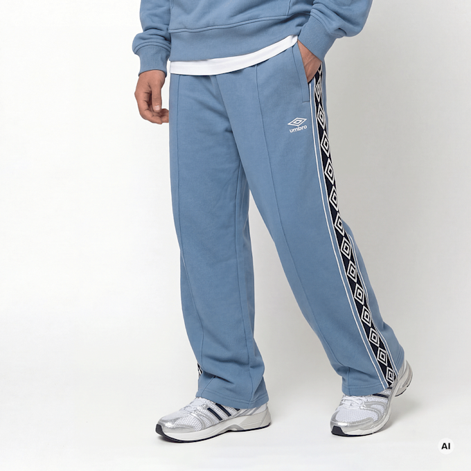 Umbro Taped Track Pant bleu 94335 1