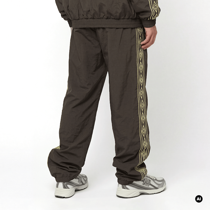Umbro Relaxed Track Pant castanho 94338 2