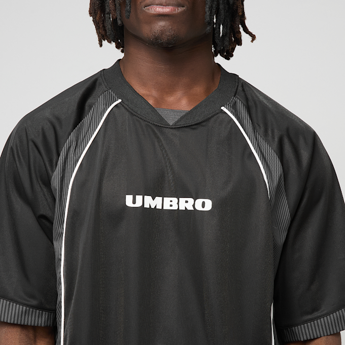 Umbro Panelled Raglan Shirt noir 94348 3