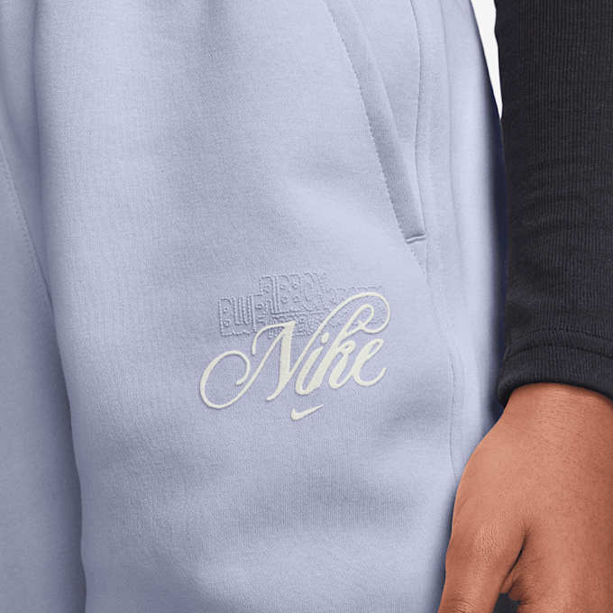 Nike   Sportswear Club Fleece Loose Graphic Pant blauw 94571 3
