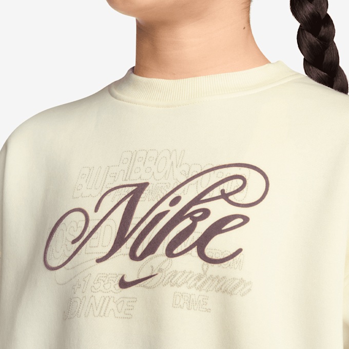 Nike   Sportswear Club Fleece Boxy Graphic Crew beige 94562 3
