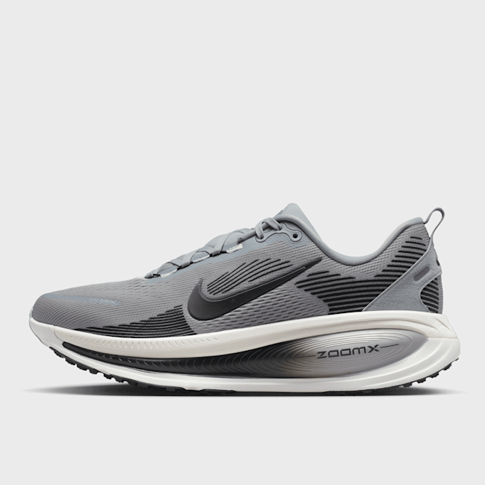 Nike   Vomero 18 siva 94711 1