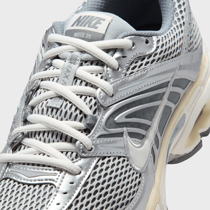 Nike   Air Max Moto 2K gris 94742 7
