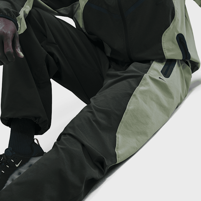 Nike   Tech Dri-FIT Woven Color-Block Oversized Pants preto 96208 3